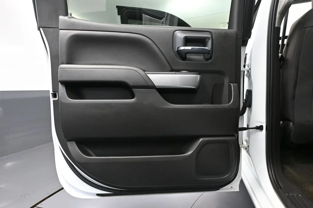 Used 2017 White Chevrolet LT image 39