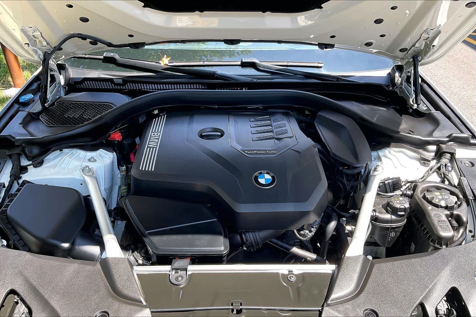 Used 2023 Alpine White BMW 530i xDrive image 33