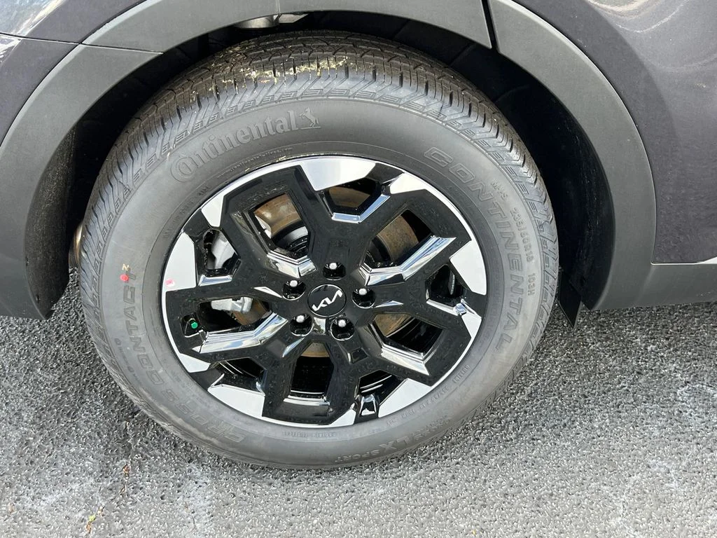 2025 Kia Sorento S - Photo 18