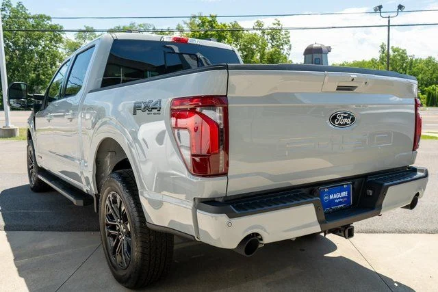 New 2026 Avalanche Ford XLT image 7
