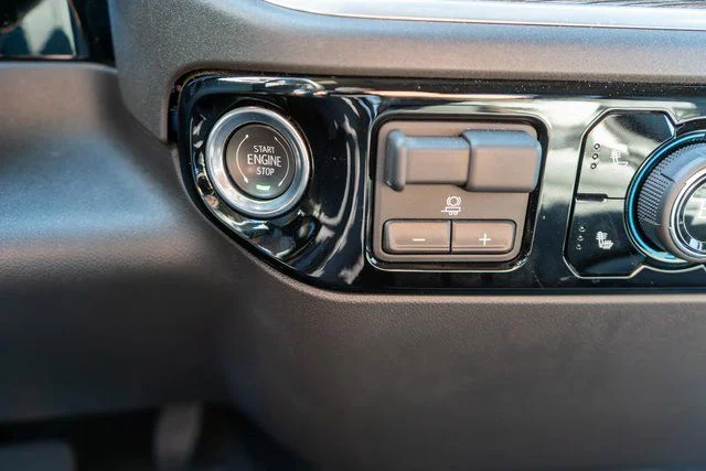 Used 2025 Black Chevrolet LT image 27