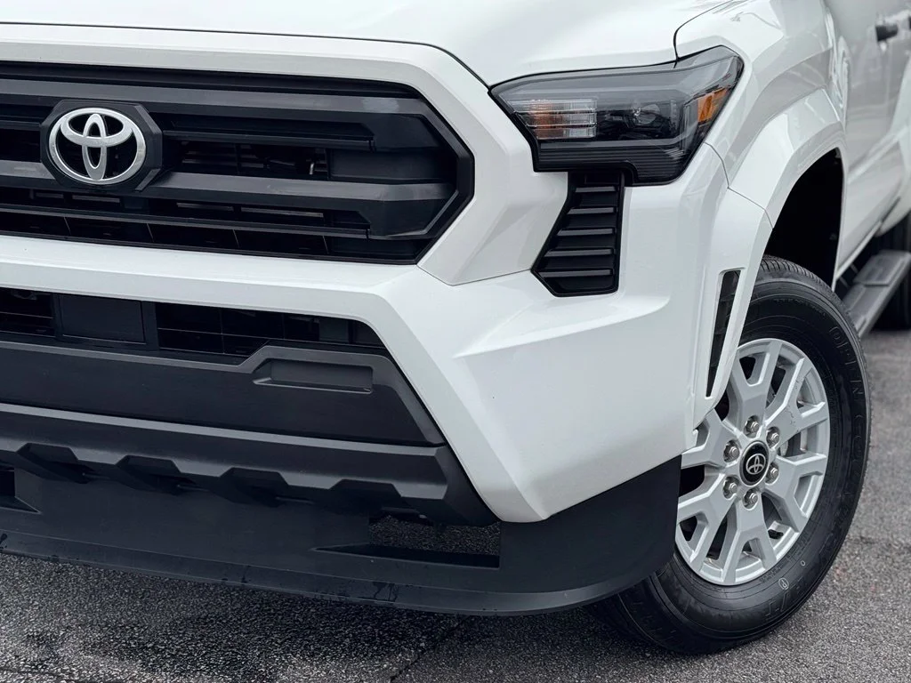 Used 2025 White Toyota SR image 5