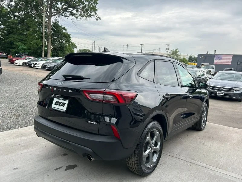 Used 2025 Black Ford ST-Line Sport Utility 4D image 30