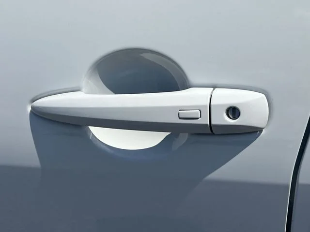 Used 2025 White Nissan SV image 31