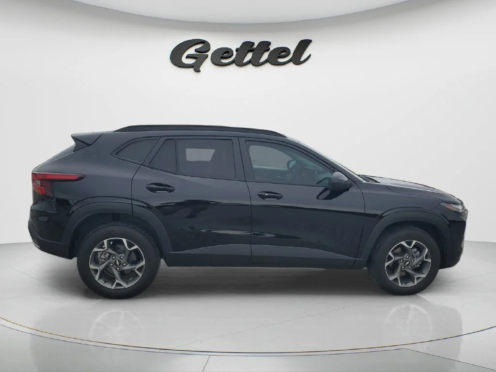 Used 2025 Mosaic Black Metallic Chevrolet LT image 4