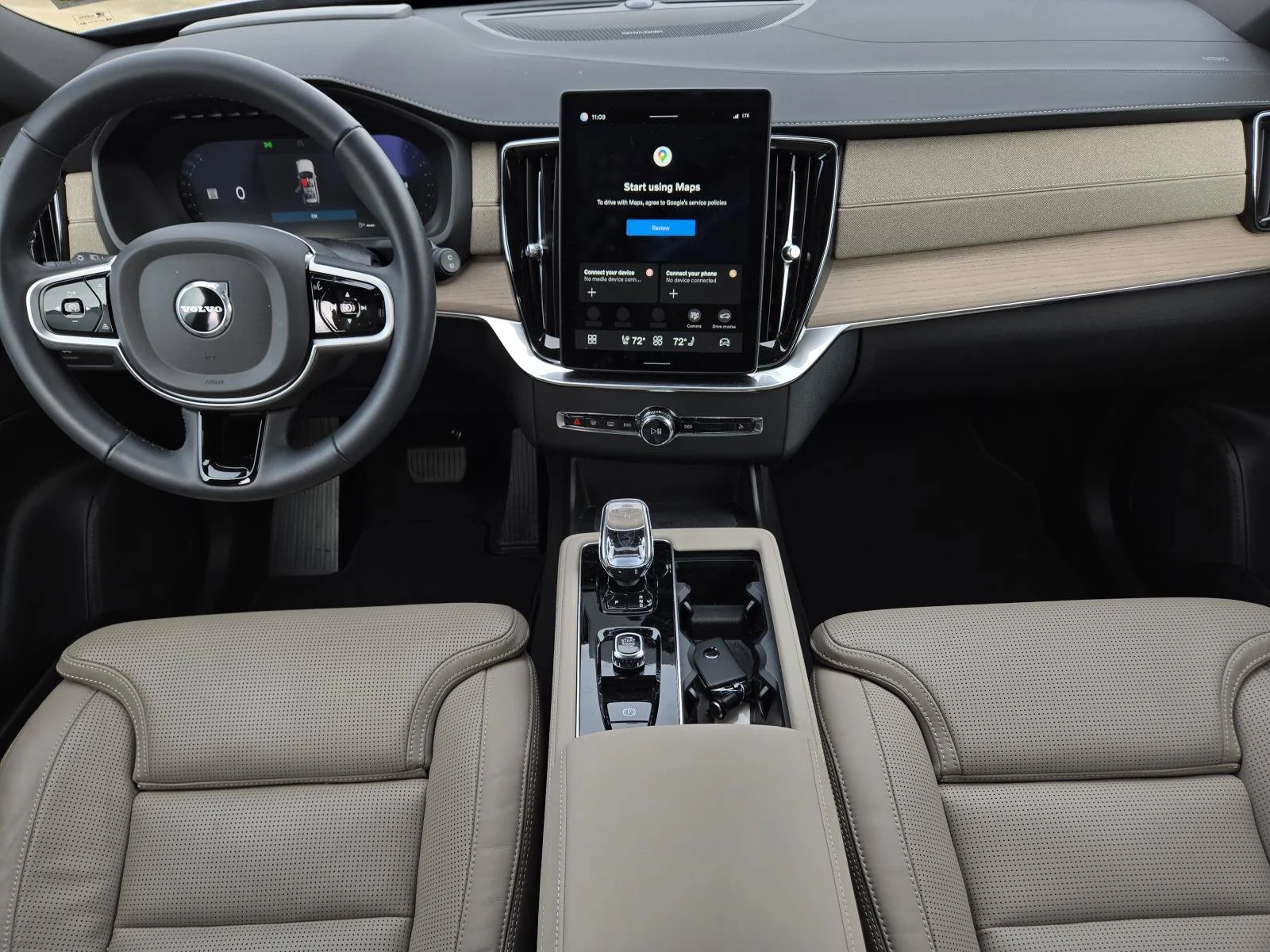 Certified Used 2026 Aurora Silver Volvo Ultra image 28