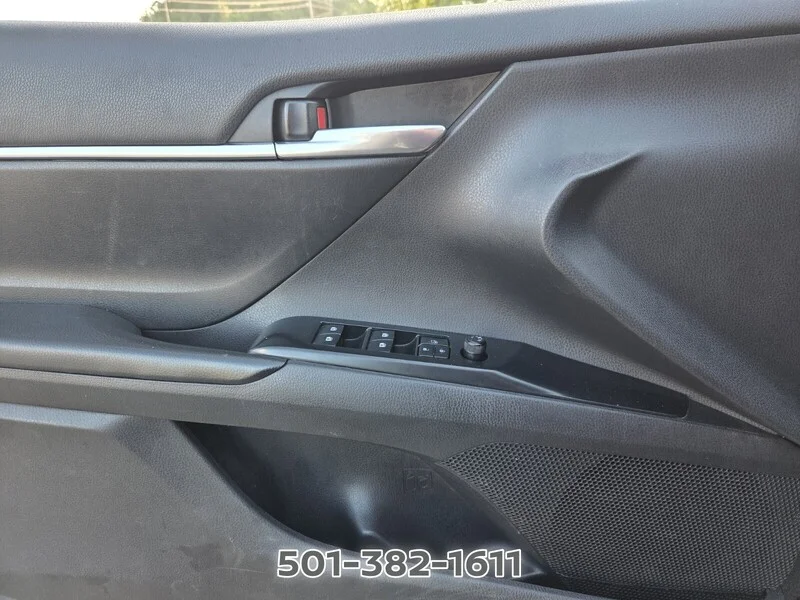 Used 2019 Midnight Black Metallic TOYOTA SE AUTO image 28