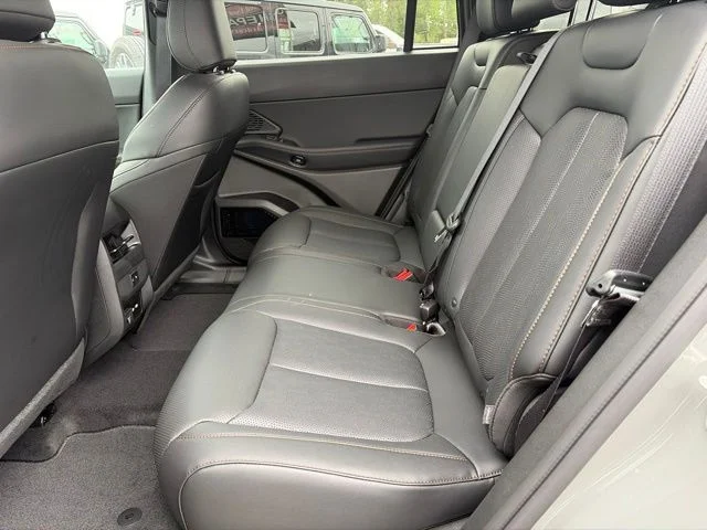New 2026 Sting-Gray Clear-Coat Exterior Paint Jeep Overland image 10