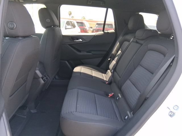 2027 Chevrolet Equinox LT - Photo 18