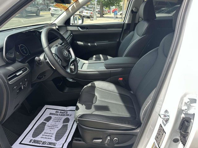 Used 2025 Hyper White Hyundai SEL Premium image 19