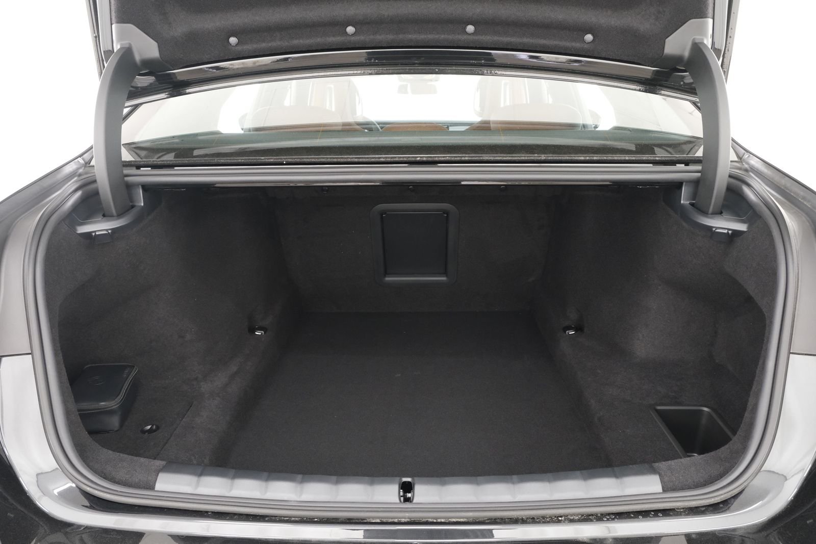 New 2026 Black Sapphire Metallic BMW 760i xDrive image 70
