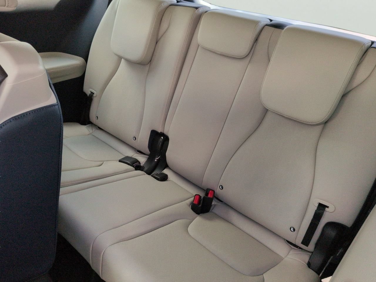 New 2026 Snow White Pearl Kia EX image 17