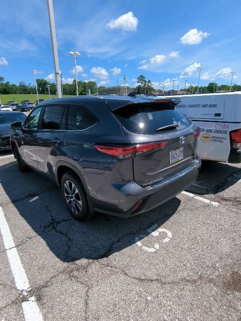 Used 2023 Gray Toyota XLE image 13