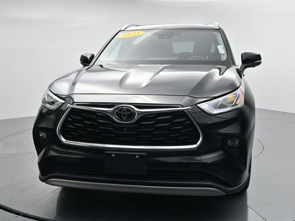 Used 2023 Black Toyota Platinum image 3