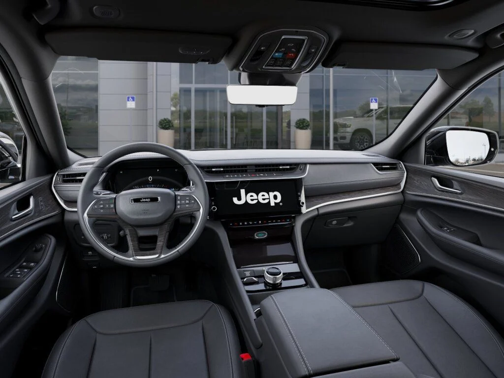 New 2026 Silver Zynith Exterior Paint Jeep Limited image 14