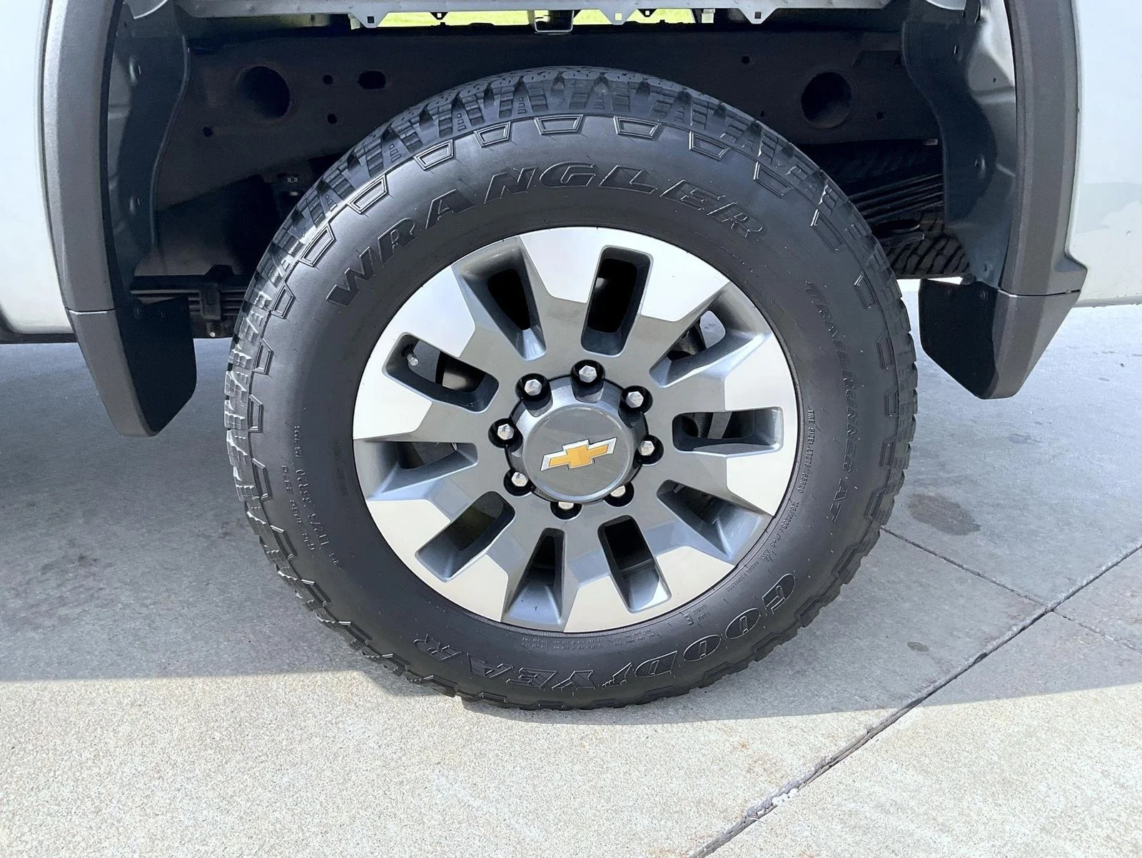 Used 2024 Gray Chevrolet Custom image 22