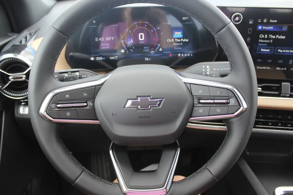 New 2026 Mosaic Black Metallic Chevrolet ACTIV image 18