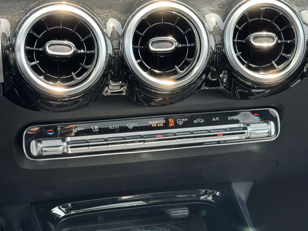 Used 2020 Gray Mercedes-Benz GLB 250 image 19