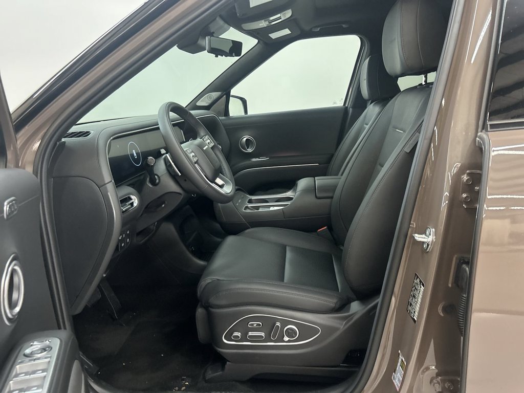 New 2026 Pearl Hyundai Calligraphy FWD image 12