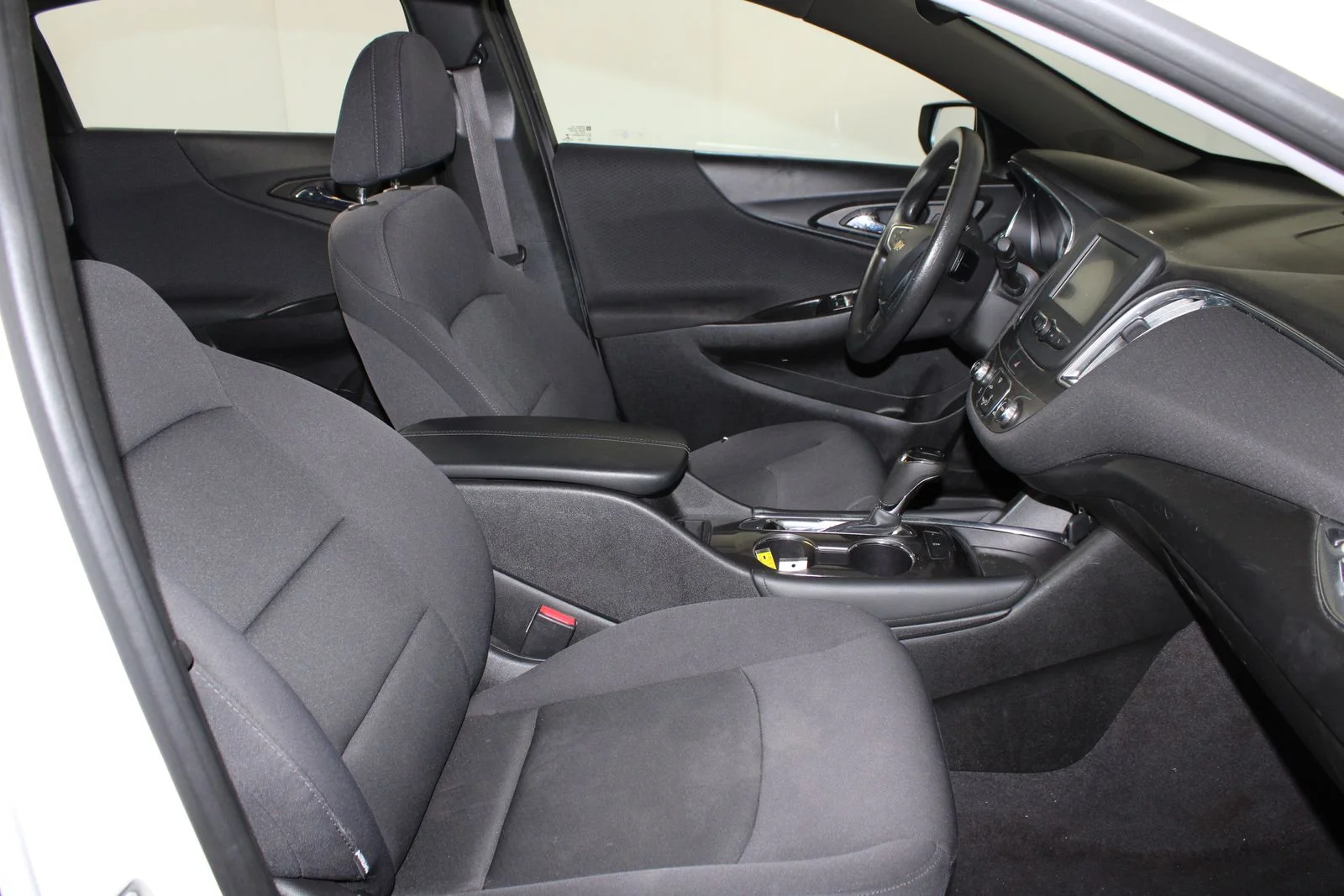Used 2017 White Chevrolet LT image 24