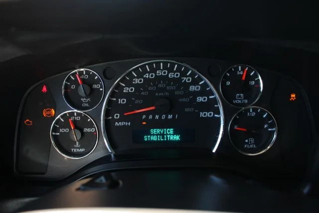Used 2018 White GMC Work Van image 7