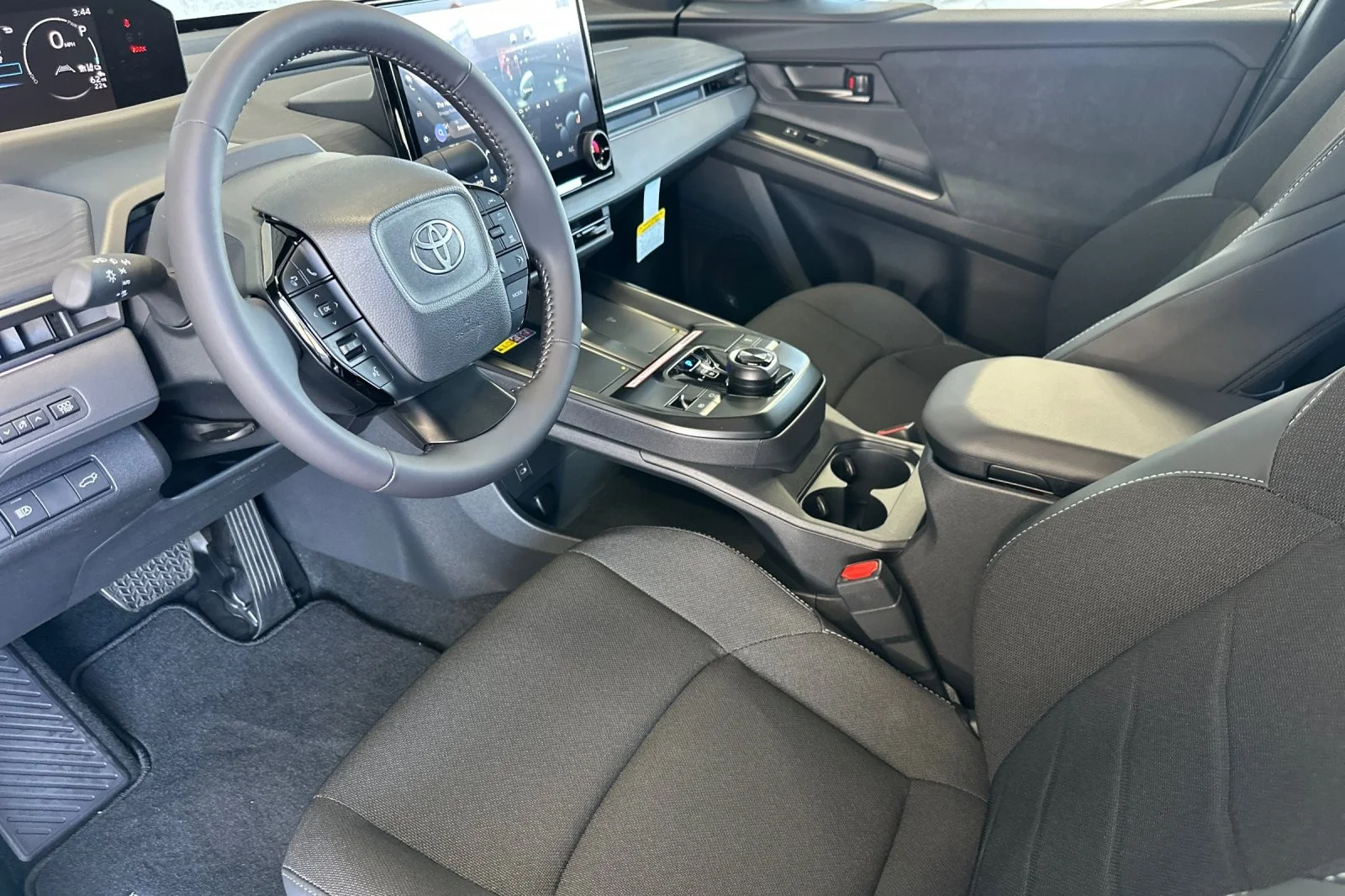 New 2026 Wind Chill Pearl <sup>1</sup> Toyota  SE image 9