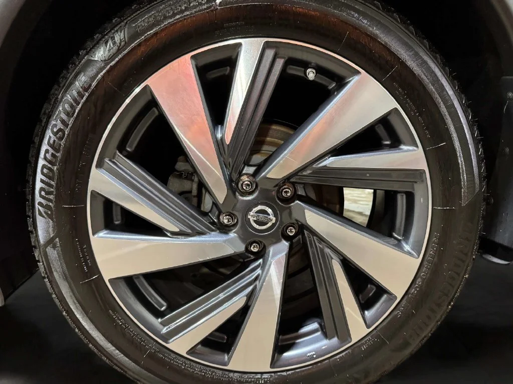 Used 2016 Magnetic Black Metallic Nissan Platinum image 31