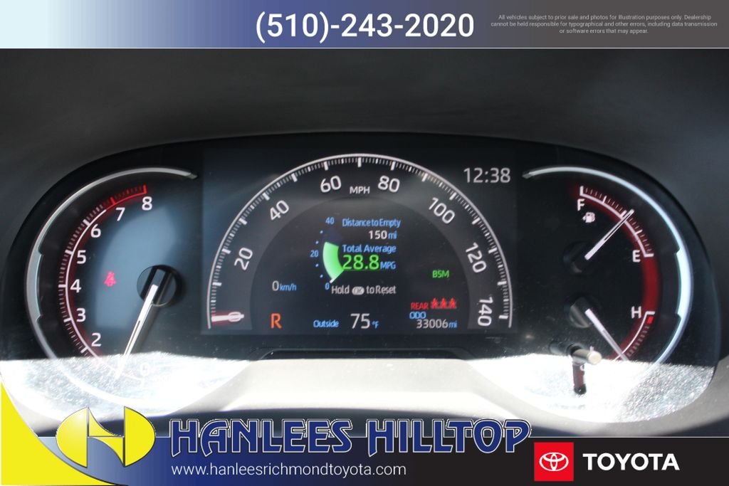 2025 Toyota RAV4 XLE - Photo 28