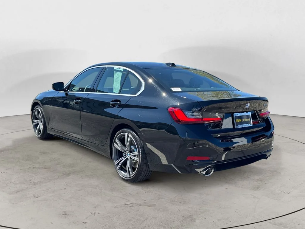 2024 BMW 3 Series 330i - Photo 5
