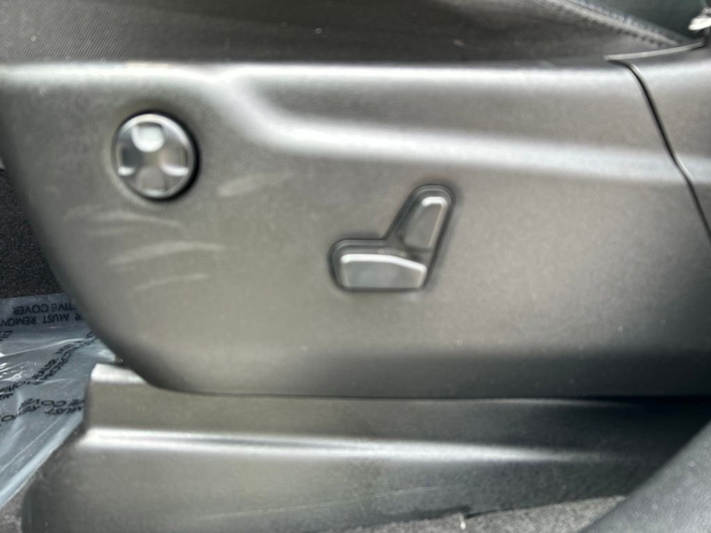 Used 2022 White Jeep Limited image 15