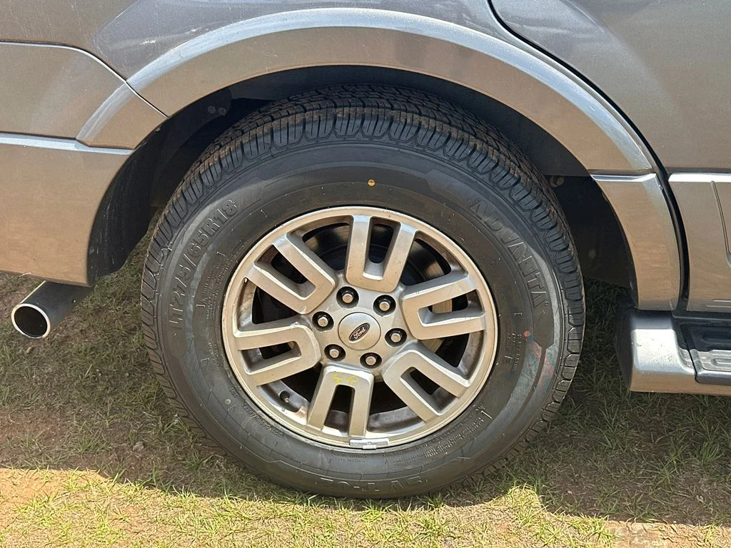 Used 2013 Gray Ford Limited image 17