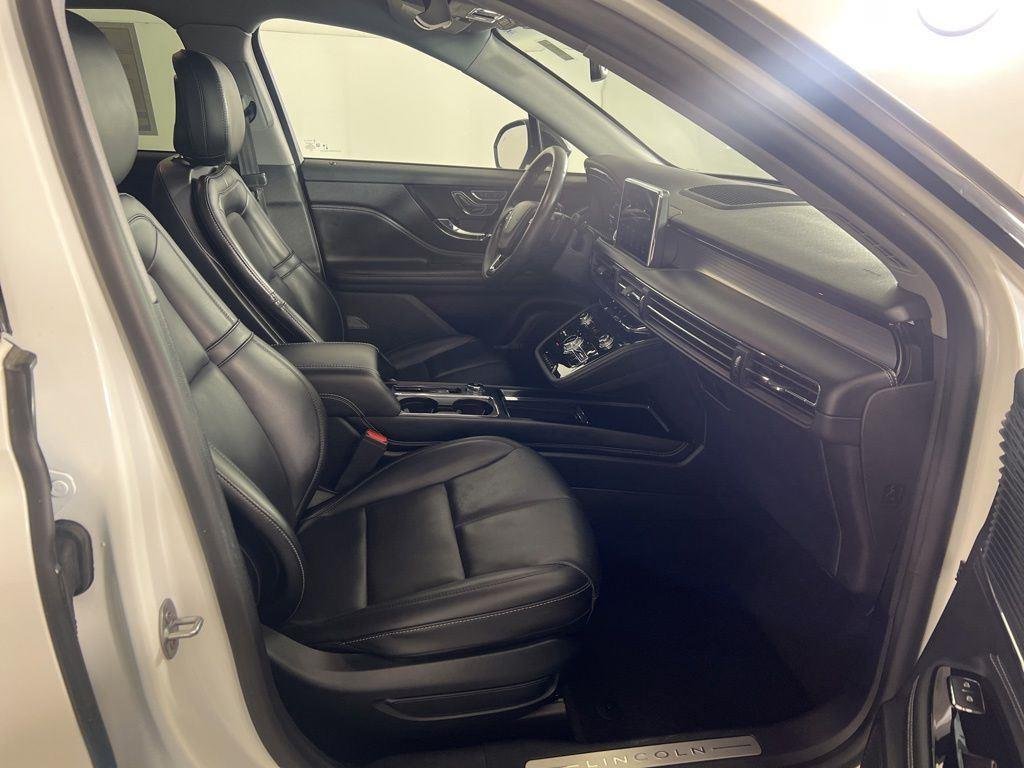 Used 2020 White Lincoln Standard image 15