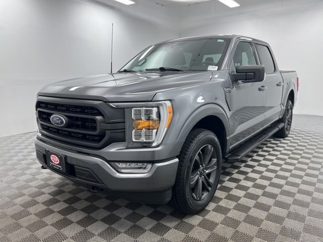 Used 2023 Gray Ford XLT image 2