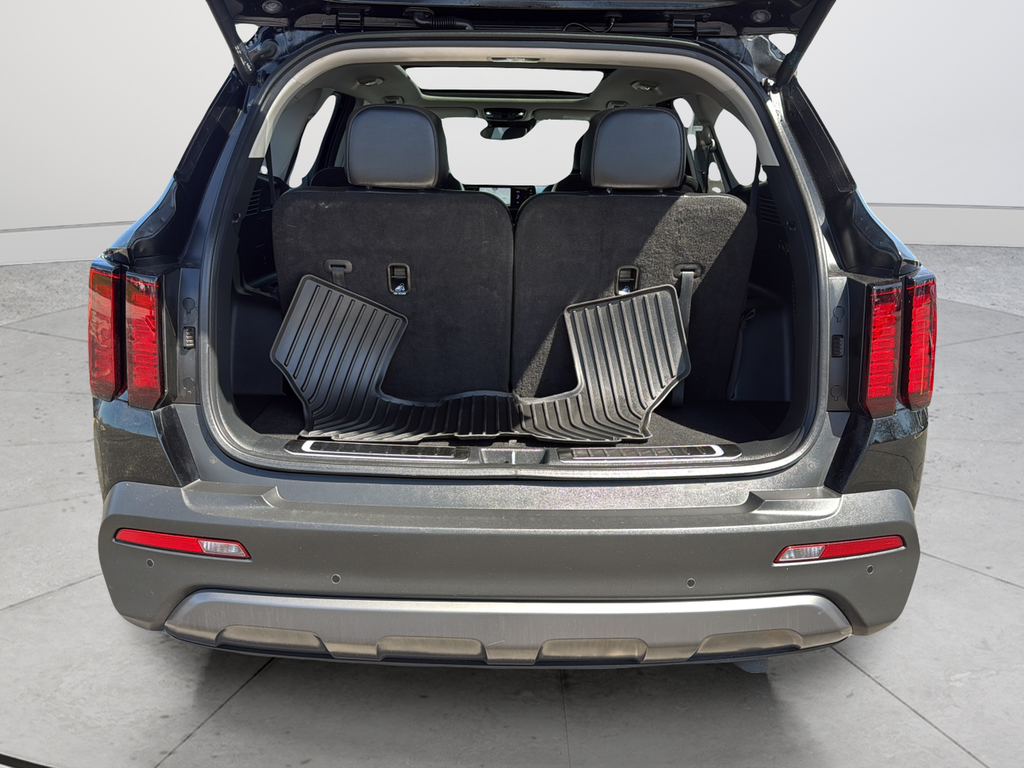 Used 2023 Black Kia X-Line EX image 16