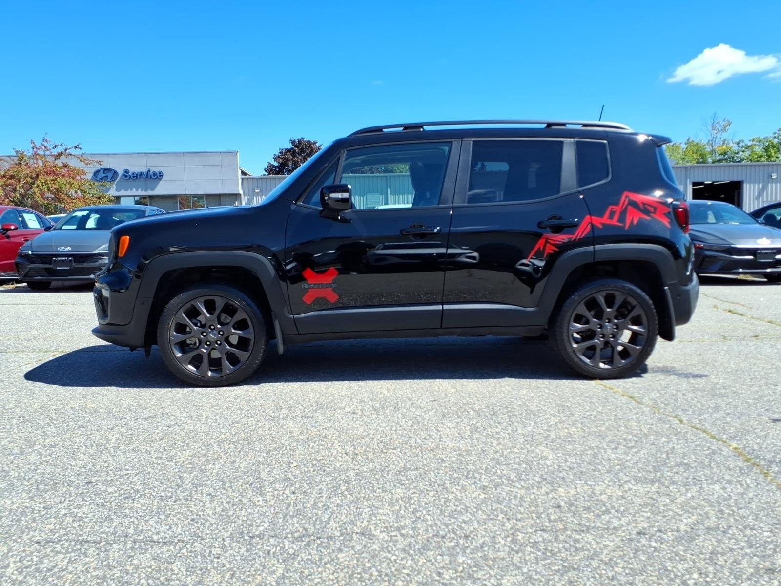 Used 2023 Black Clearcoat Jeep Limited image 9