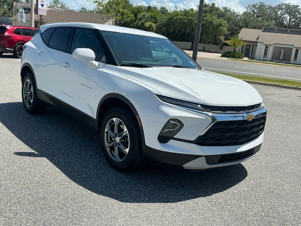 Used 2024 White Chevrolet LT image 11