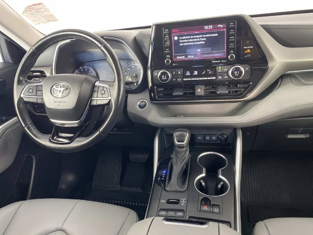 Used 2021 Blizzard Pearl Toyota XLE image 14
