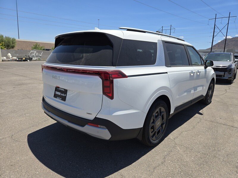New 2026 Snow White Pearl Kia EX image 3