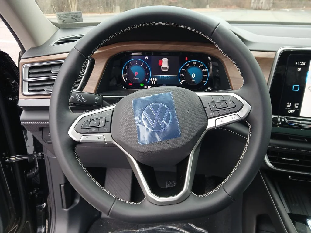 New 2026 Black Volkswagen 2.0T SE w/Technology image 14