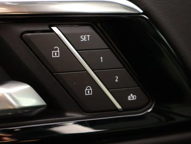 2026 Chevrolet Suburban High Country - Photo 9