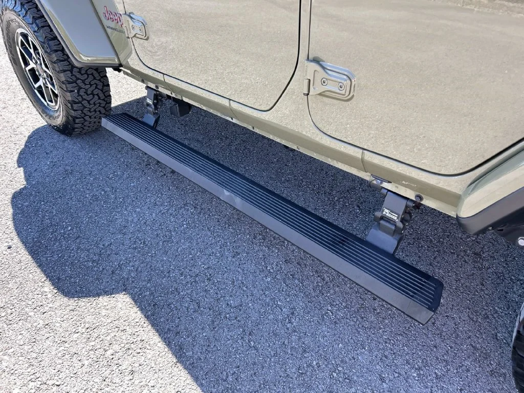 Used 2025 Green Jeep Rubicon image 13