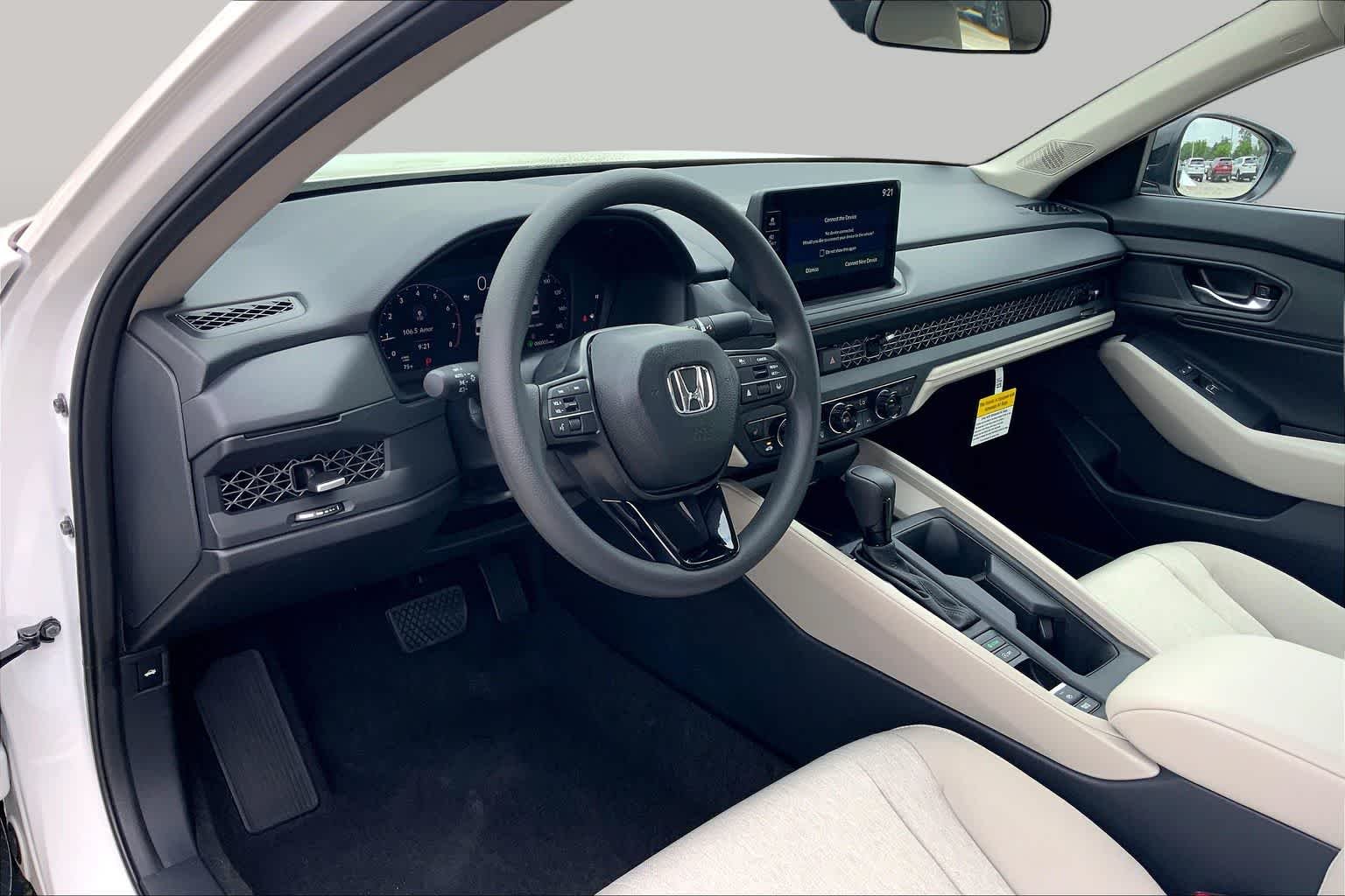 New 2026 Platinum White Pearl Honda SE image 8