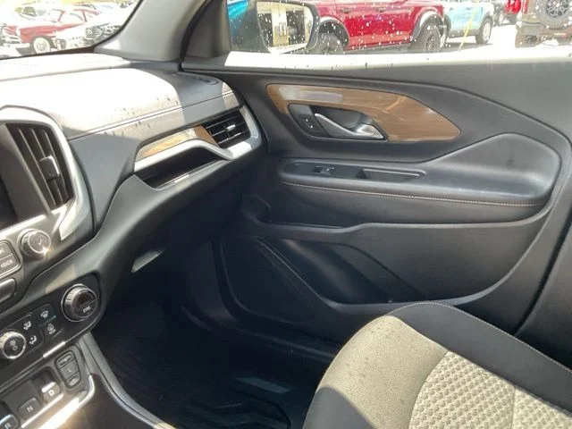 Used 2019 Blue Emerald Metallic GMC  image 36