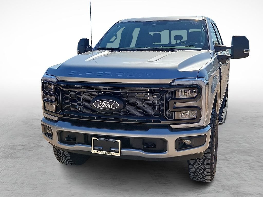 New 2027 Silver Ford F250 4X4 CREW/C image 4