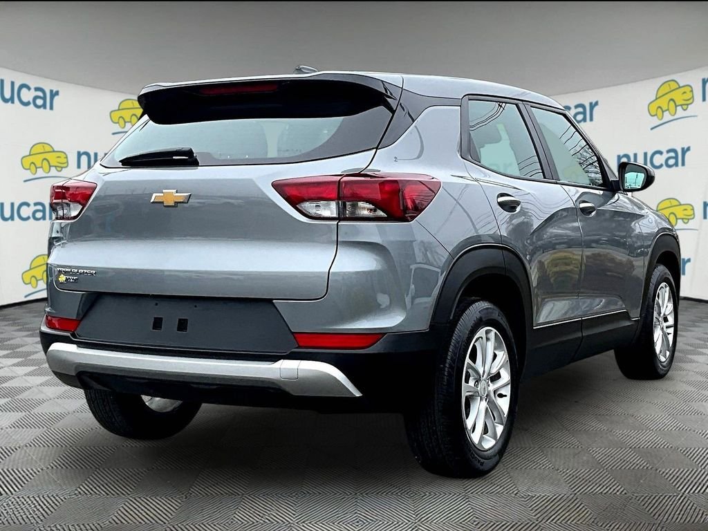 Used 2024 Gray Chevrolet LS image 6