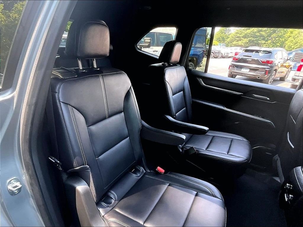 Used 2026 Silver GMC Elevation image 15
