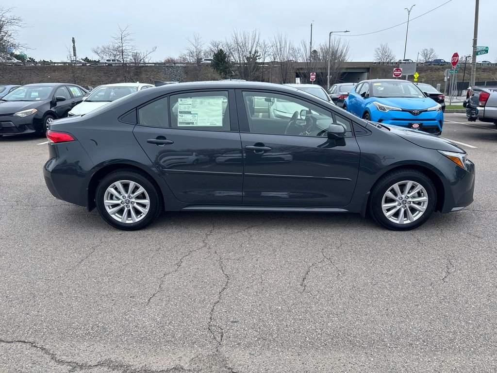 2026 Toyota Corolla LE - Photo 8