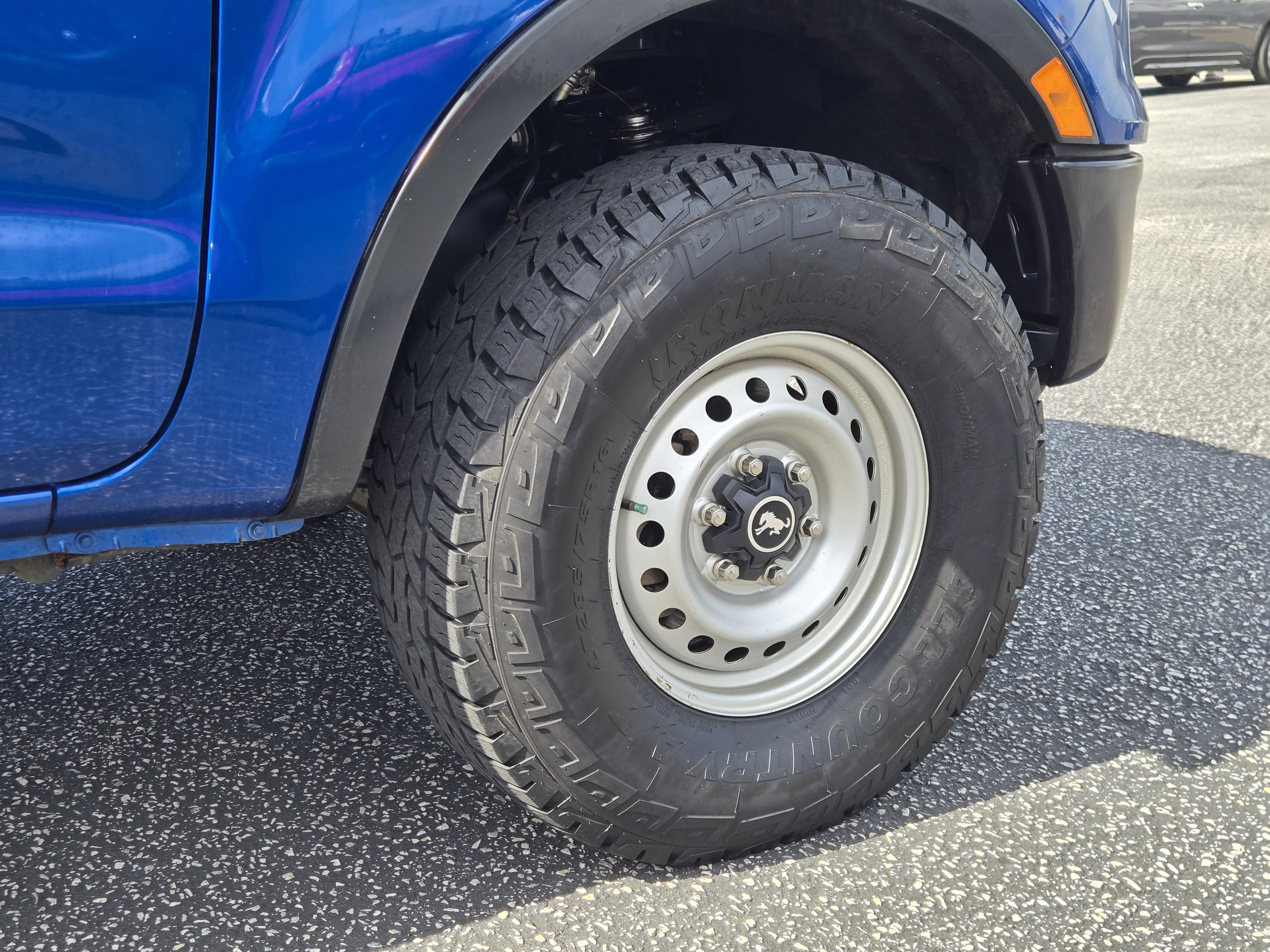 Used 2019 Lightning Blue Metallic Ford XL image 11