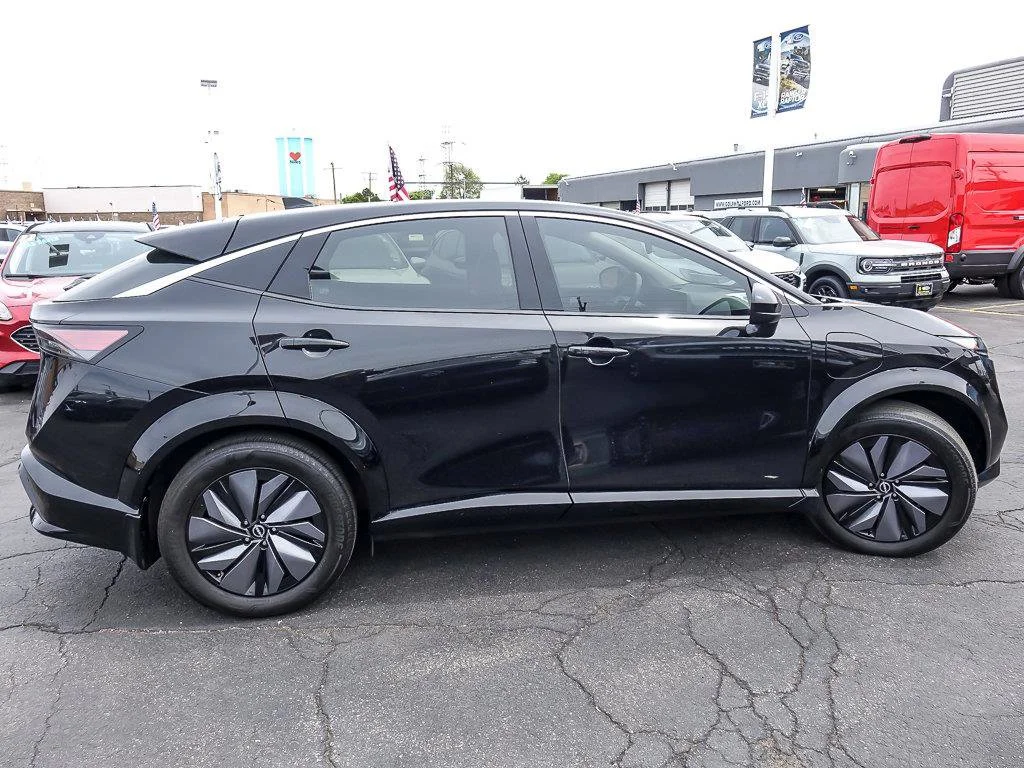 Used 2024 Black Diamond Pearl Nissan ENGAGE image 10