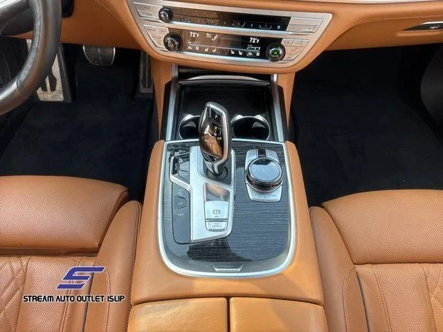 2022 BMW 7 Series 750i - Photo 27